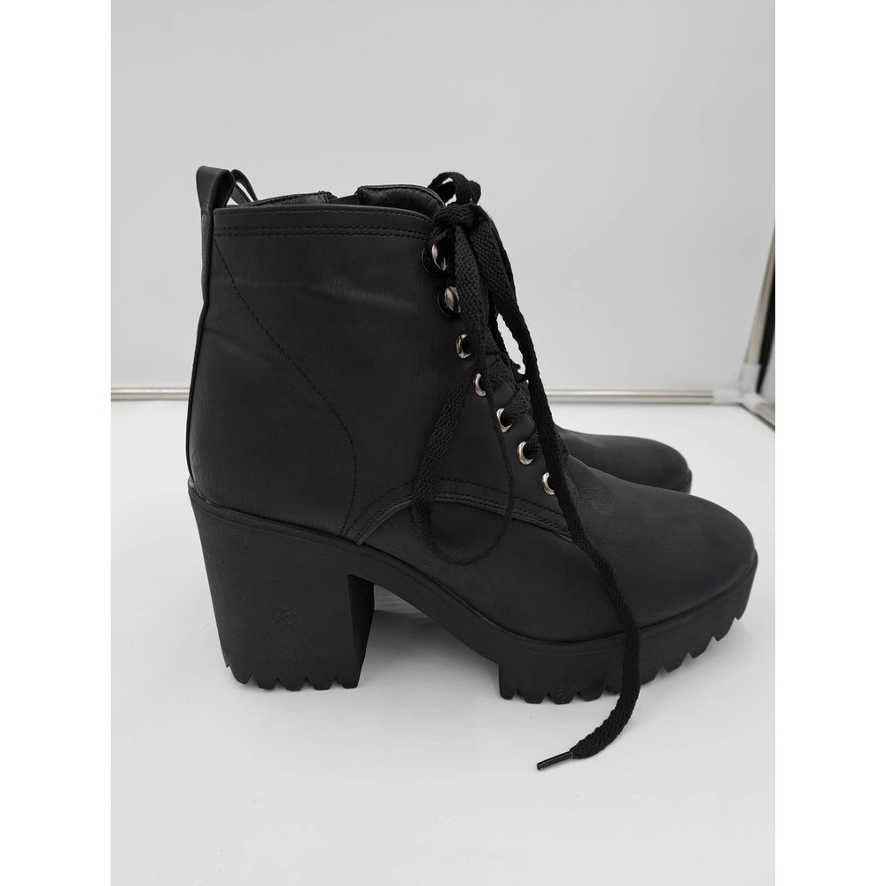 Seven7 Flatiron platform ankle inside zippers lace up ridged lug sole boot 9